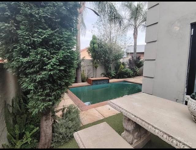 5 BEDROOM HOUSE FOR SALE IN AMBERFIELD HEIGHTS